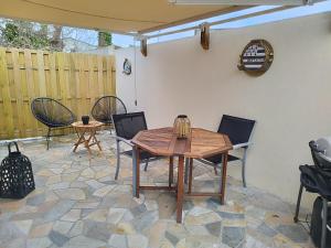 Appartements Studio avec terrasse : photos des chambres