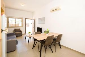 Bowker Apartment - Lejligheder, Protaras