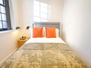 Heart of Manchester Modern Apartment - Pass the Keys