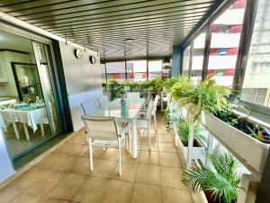 GATU Cream, terraza, parking, aire acc, piscina común " Preferente mayores de 25 años y familias "