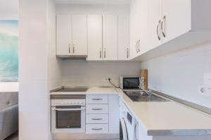 URBANIZACIÓN COPACABANA - La Manga del Mar Menor KM2 - Vistas a Mediterráneo Dormitorio doble y sofá-cama