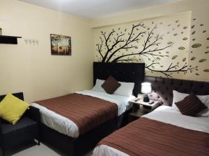 MACHUPICCHUROYAL B y B