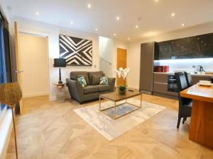 Pass the Keys Penthouse Perfect For Couples - by AO Arena