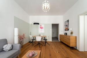 1BR Oasis with Easy City Access by HM