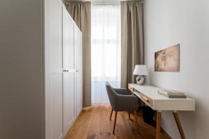 1BR Oasis with Easy City Access by HM