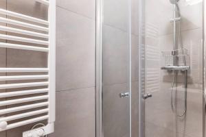 1BR Oasis with Easy City Access by HM