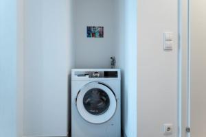 1BR Oasis with Easy City Access by HM