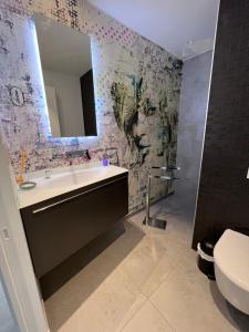 Maisons de vacances LA VILLA KORLEA AVEC PISCINE AIX LES BAINS : Maison 3 Chambres