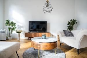 Josefstadt City Apartment is Calling