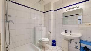 strandnahe und zentral gelegene FeWo, Hund willkommen, Haus Saxonia, Binz