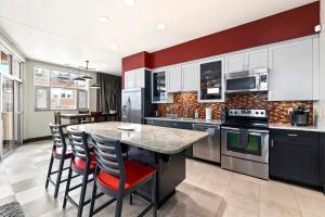 Dickson St Condo - On Dickson Street - Walkable