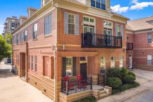 Game Day Getaway-1 Block to Dickson-Walk to U of A