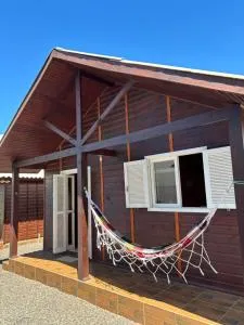 Chalé de 1 quarto, com estacionamento, a 5 min da praia! - Passo De Torres