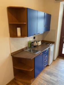 1 Bed Flat - Sleeps 2 - Pets - Smoking on terrace