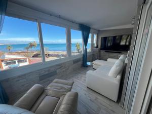 La Mata apartment on the first line of the sea