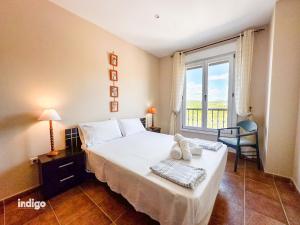 Bright 3 Bedroom Penthouse Apartment MAT001