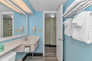 Beautifully Updated Studio! Sand Dunes Room 2745