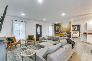 Mt Jackson Home with Hot Tub about 2 Mi to Bryce Resort!