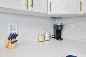 3BR Charming Home with Fireplace