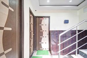 Hotel O New Aamaze Inn Near Acropolis Mall
