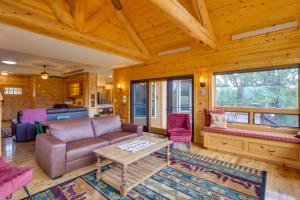 The Fox Den 360 Mtn View and On-Site Hiking!