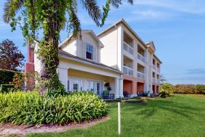 Enchanted Oasis Residence #202