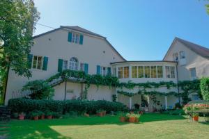 Hotell L'Ermitage de Bernard Ravet Vufflens-le-Château Sveits
