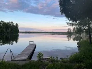 Gorgeous Muskokan Cottage on Six Mile Lake - Midland