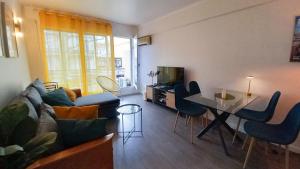 Palais Carnot central apartment with balcony and A C