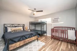HTX King Bed Apt Near Dtown MedCenter Sleep 6 - Pasadena