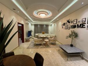 شقة فاخرة غرفتين وصالة النرجس ١٩