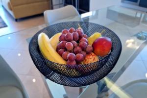 Deluxe 2 bedroom apartment with BBQ