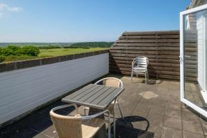 Flat 2 Mawgan Porth Golf Club