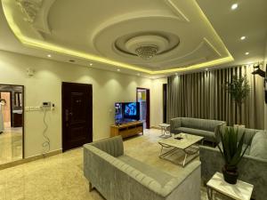 شقة فاخرة غرفتين وصالة النرجس 21