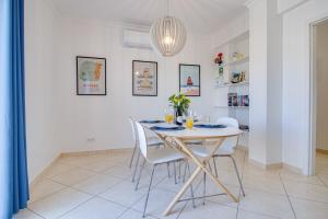 Old Town 2BR 50m Ocean w AC Wi-Fi Parking Terrace