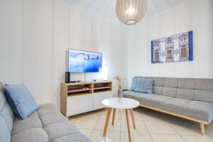 Old Town 2BR 50m Ocean w AC Wi-Fi Parking Terrace