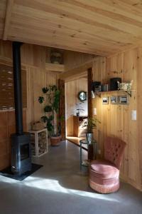 Maisons de vacances L'ilot du 9 - Cabane & spa au bord du lac : photos des chambres