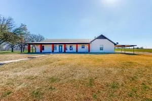 Wine Down Acres - Cameron