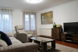 BURGOS CONTEMPLA Centro histórico. Frente al arco