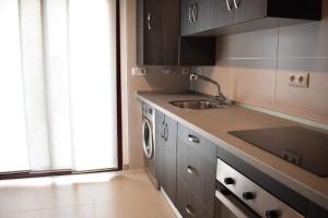 Apartment Carteya with Parking and close to bus station