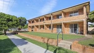 Sand and Sea 1 - Opposite Sawtells Main Beach & Steps to Cafes, Restaurants & Boutiques!