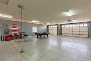 NEW Luxury Home Pool Spa Game Room Views