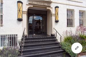 Beautiful Apartment in the heart of Koreatown!