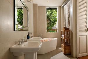 Biệt thự 5 Phòng ngủ có Hồ bơi Riêng (Five-Bedroom Villa with Private Pool)