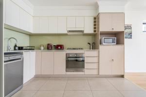 CBD Stylish 1bed1bath Modern Apartment w Parking M4