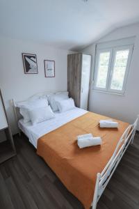 Family friendly house with a swimming pool Kastel Stafilic, Kastela - 20244