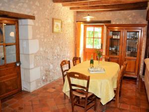 Maisons de vacances Gite Paulmy, 4 pieces, 7 personnes - FR-1-381-321 : photos des chambres
