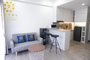 Royal Suites 2BR 28th Floor - Citra Plaza Nagoya Apartment