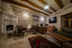 Ares Cave Suites