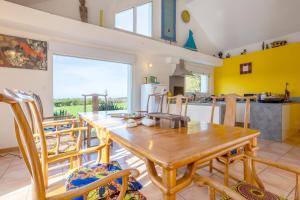 Maisons de vacances Belle grande maison vue mer : photos des chambres